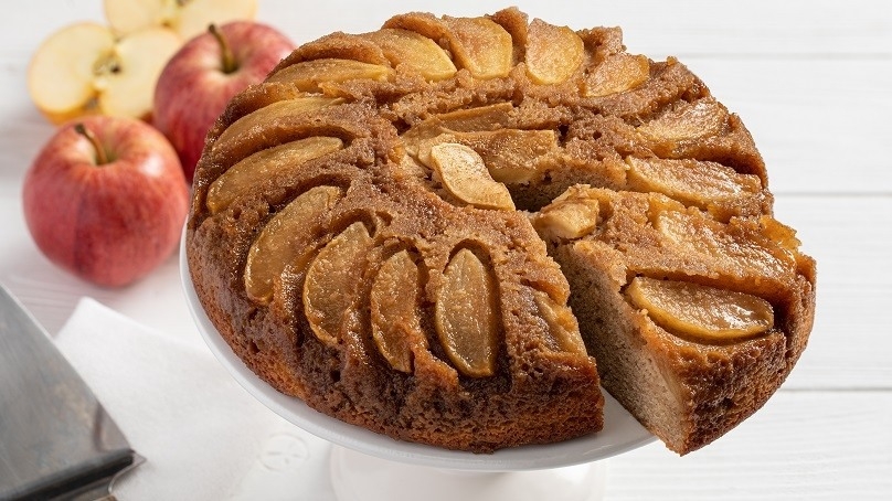 Caramel Apple Upside-Down Cake