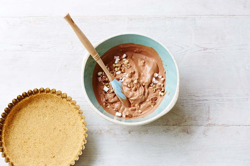 Ice Cream Pie, mixing bowl, pie shell, spatula